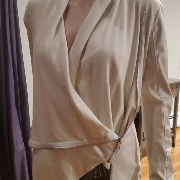 Tan jacket - Picture 2 of 6